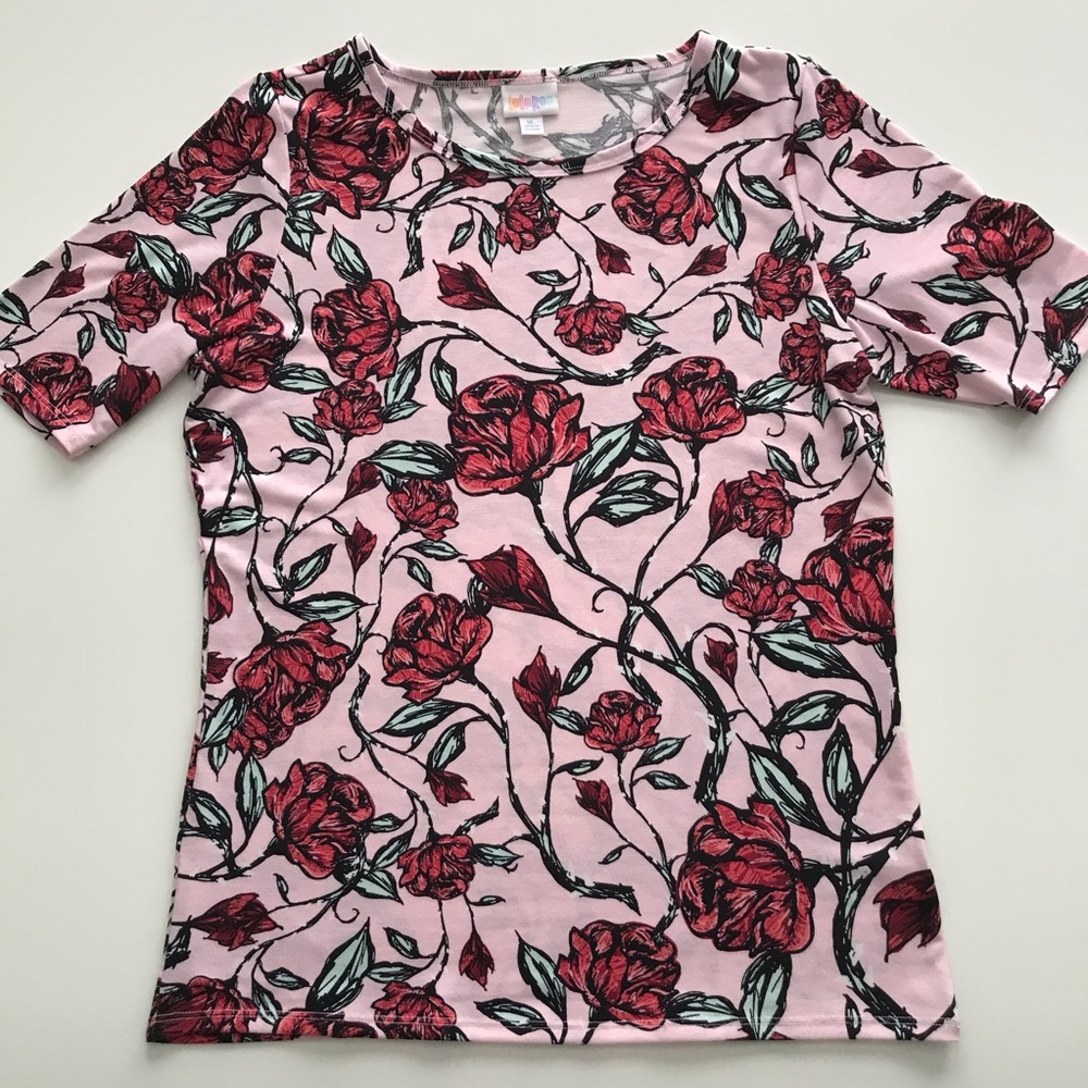 EUC LuLaRoe Gigi fitted shirt - XL